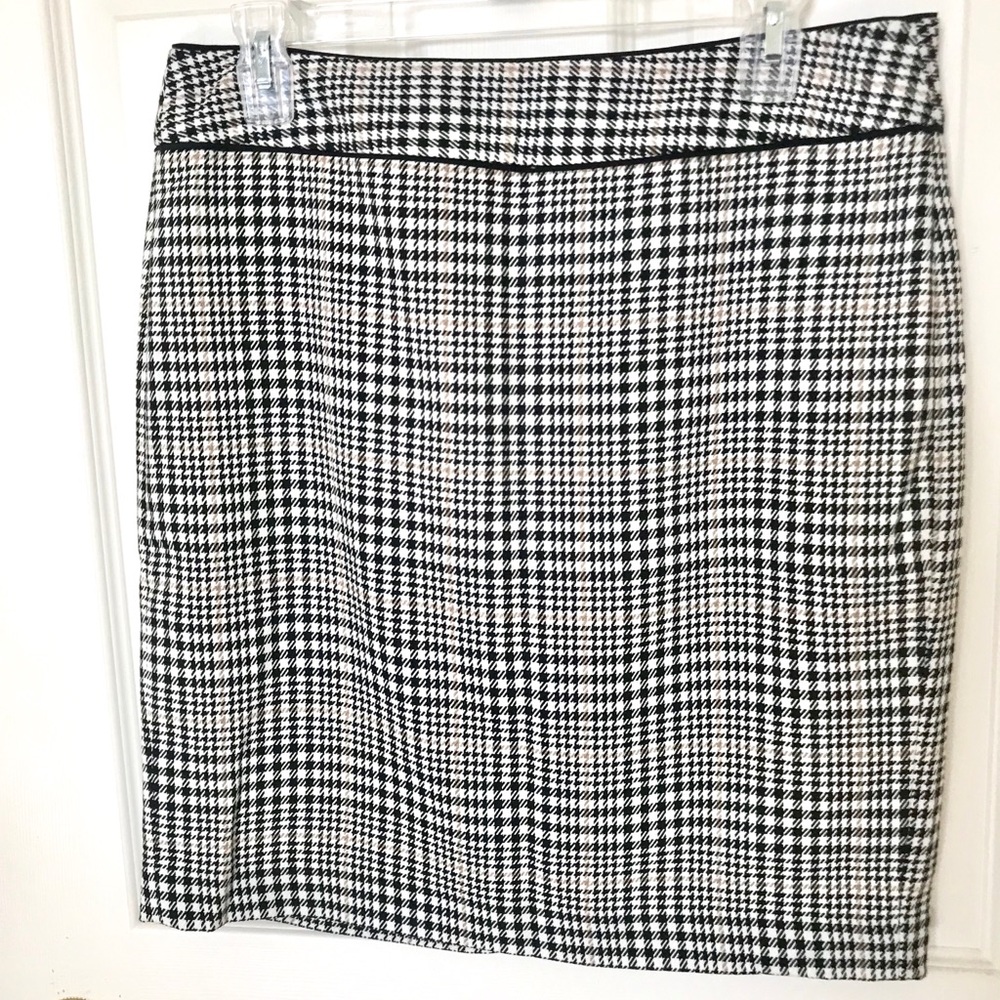 Banana Republic houndstooth skirt - NWT